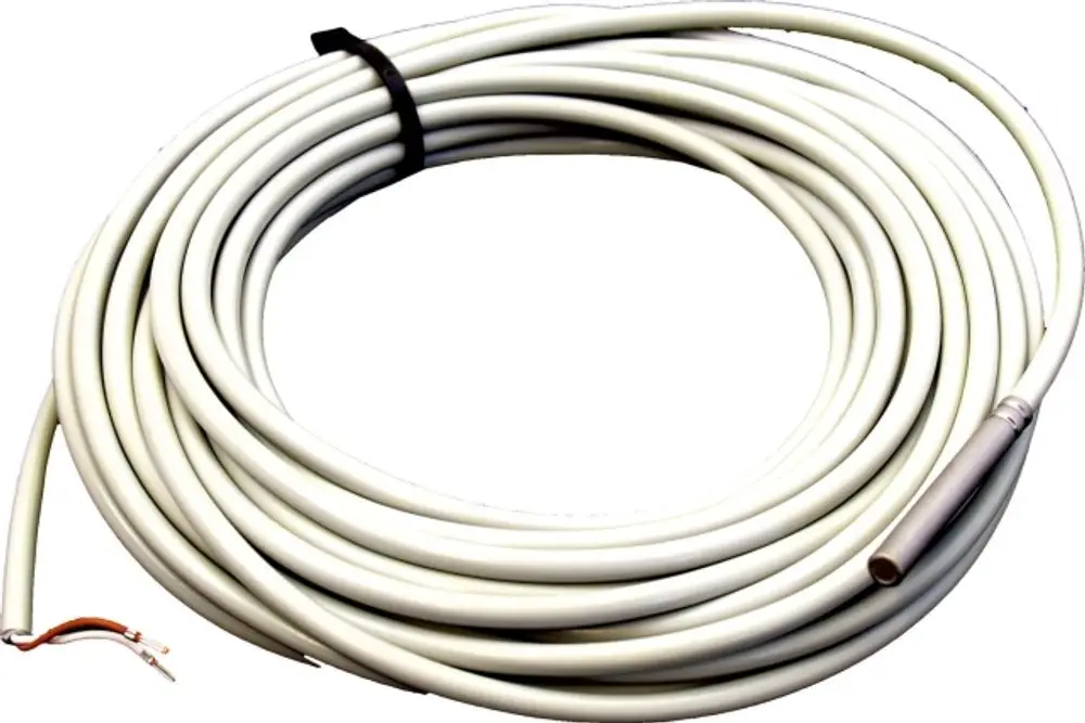 Weißer Temperatursensor mit flexiblem Kabel, für den Einsatz in Pufferspeichern oder Boilern, produziert von Wolf.